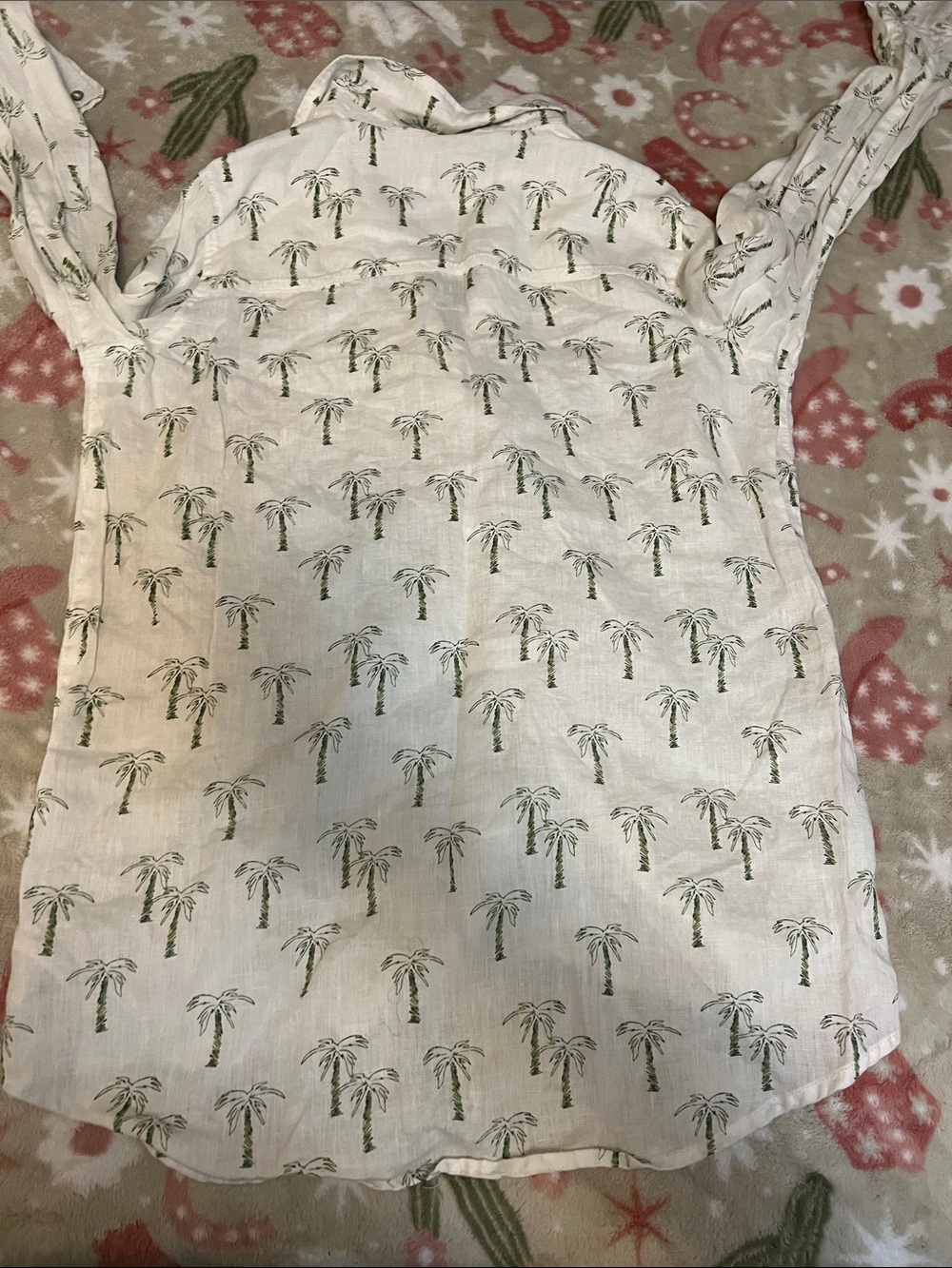 C&C California White Button-Down Shirt with Green Palm Print - Picture 4 of 4